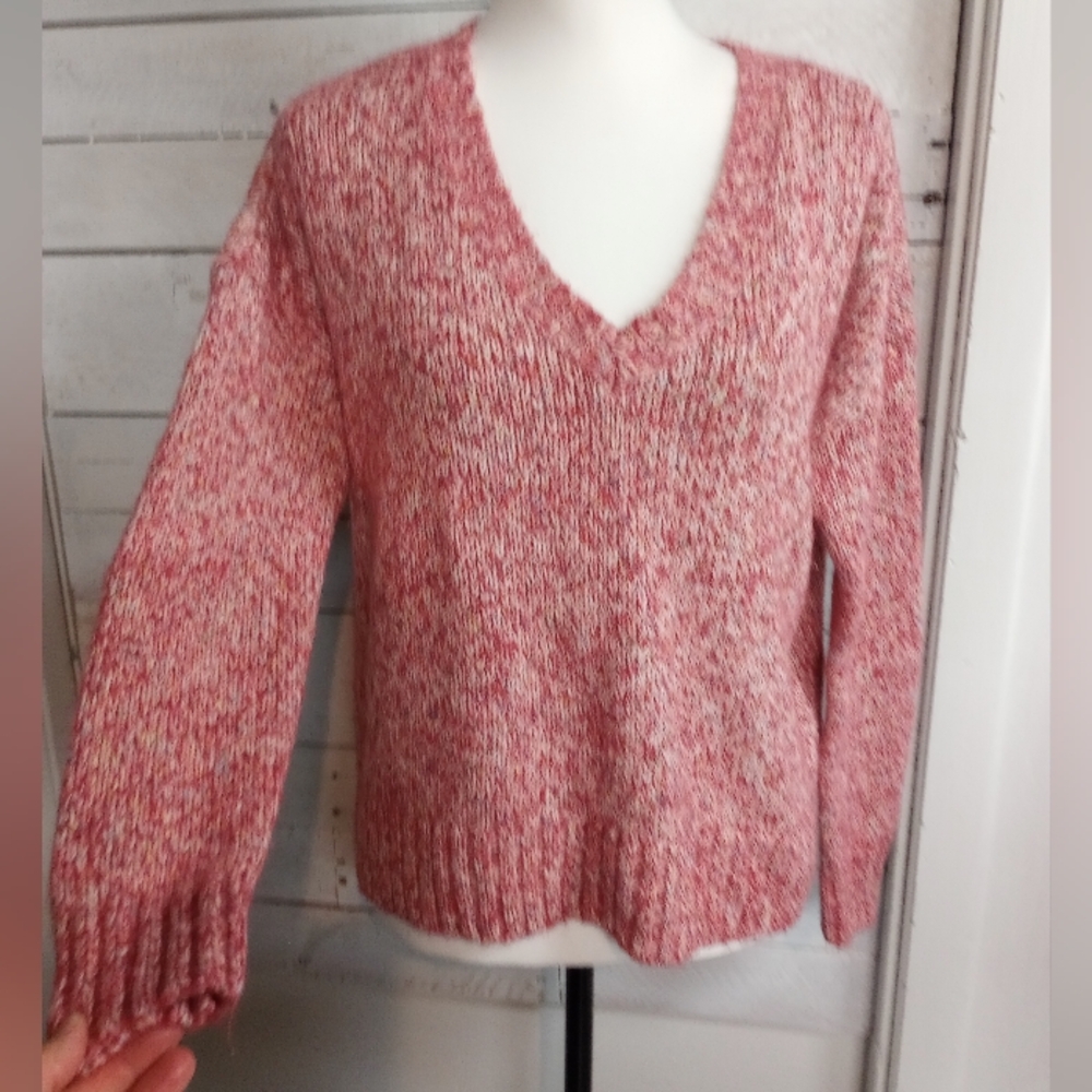 cabi Pullover Heather Rose Size Medium Sweater Cropped Vneck Soft.